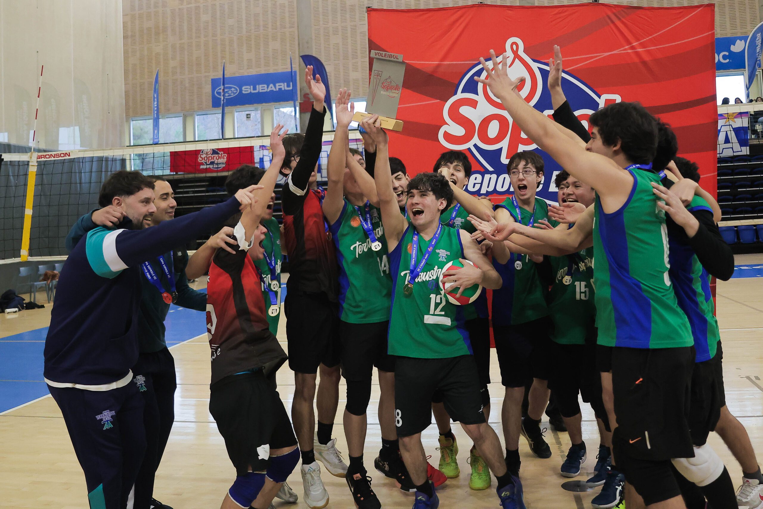 “Nunca faltaron a un entrenamiento”, el compromiso de Terraustral Oeste campeón del Voleibol Soprole UC