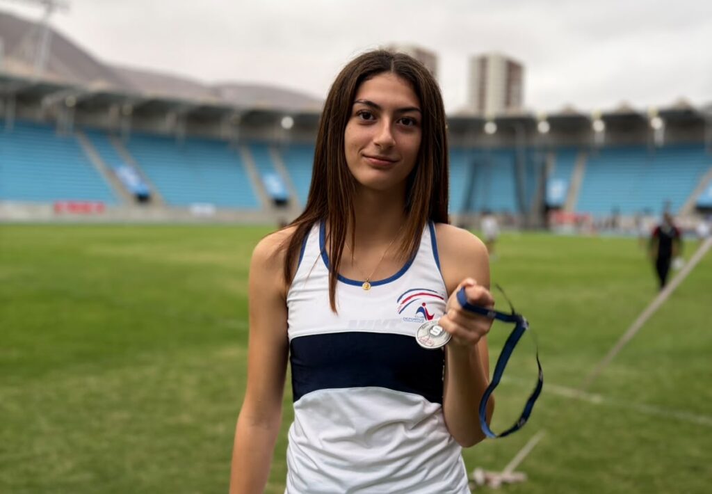 “No hay que compararse con otros, sino con uno mismo”: Catalina Barrientos y su gran momento en el atletismo escolar