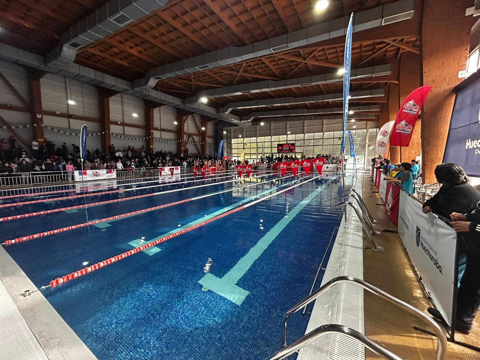 Con una eufórica presencia se llevó a cabo la penúltima fecha de Natación Soprole en Huechuraba